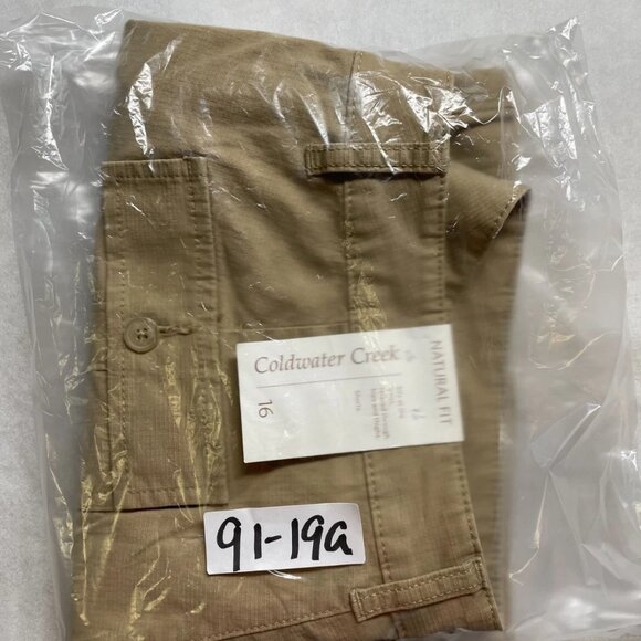 NWT Coldwater Creek Womens Tan Natural Fit Ripstop Cargo Shorts Size 16 - Picture 10 of 10